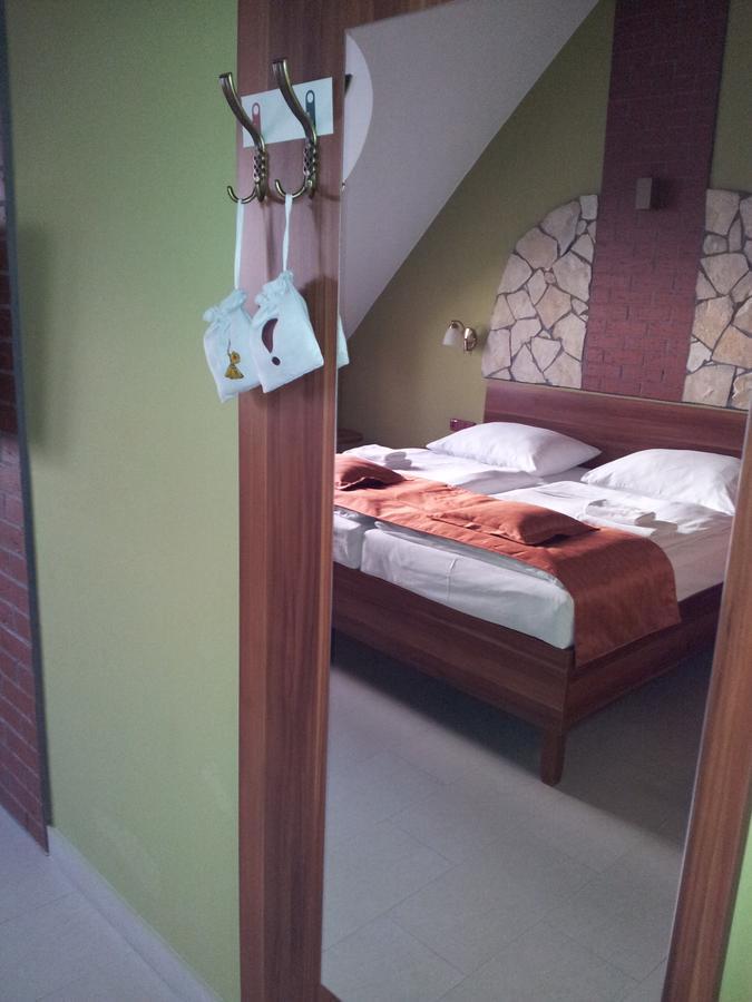 Hotel Vinopa ฮุสโตเปเช ภายนอก รูปภาพ