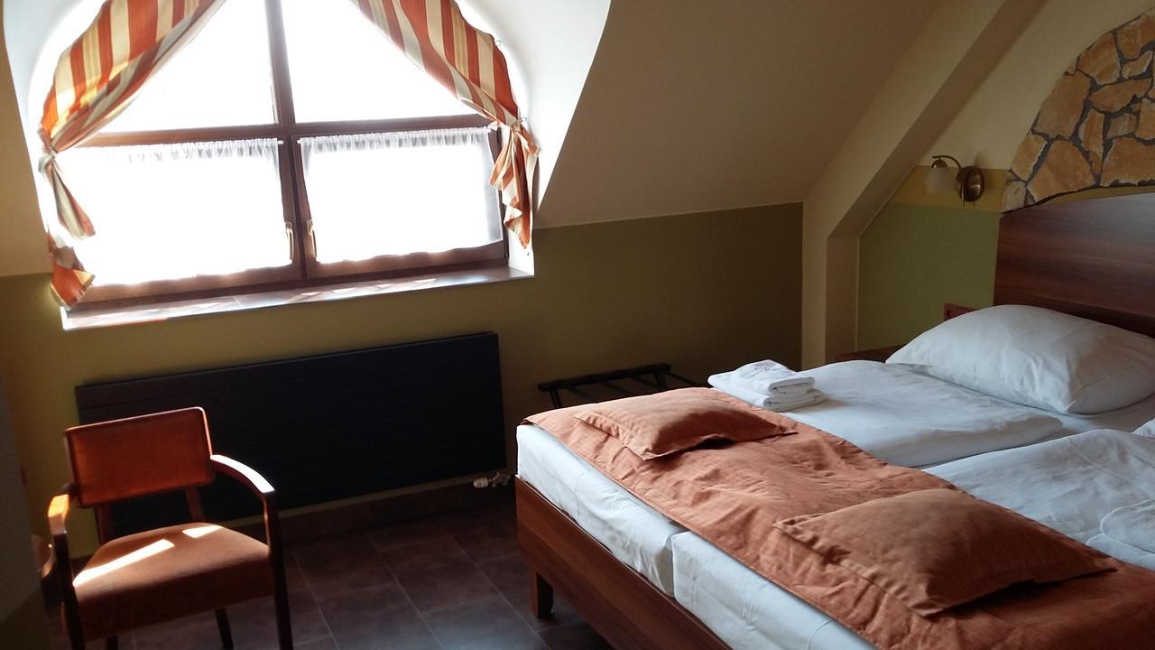 Hotel Vinopa ฮุสโตเปเช ภายนอก รูปภาพ