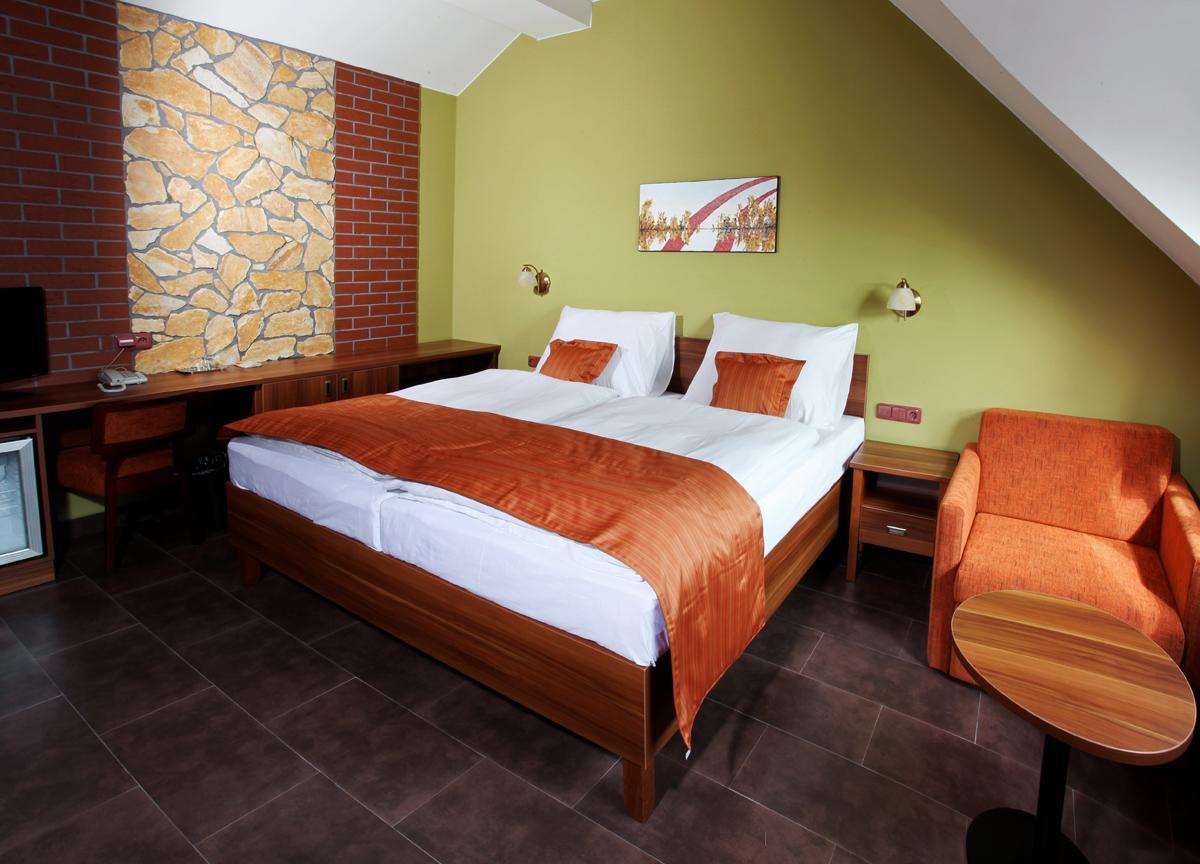 Hotel Vinopa ฮุสโตเปเช ภายนอก รูปภาพ
