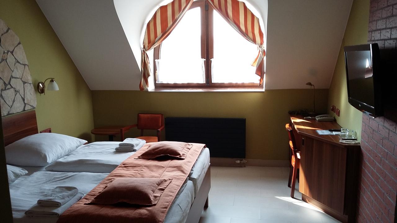 Hotel Vinopa ฮุสโตเปเช ภายนอก รูปภาพ